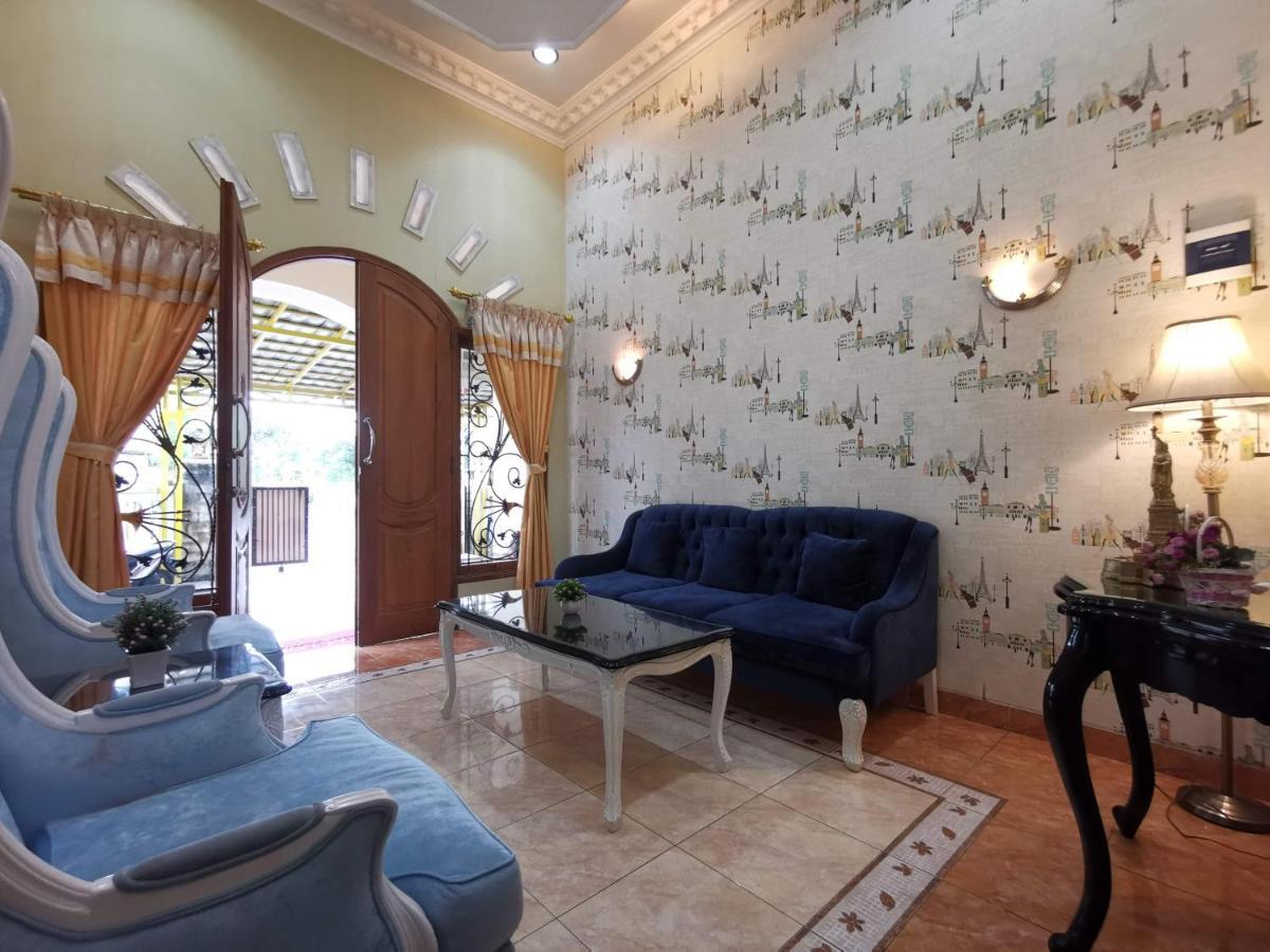 Nariska Suite Homestay Yogyakarta Ngoại thất bức ảnh